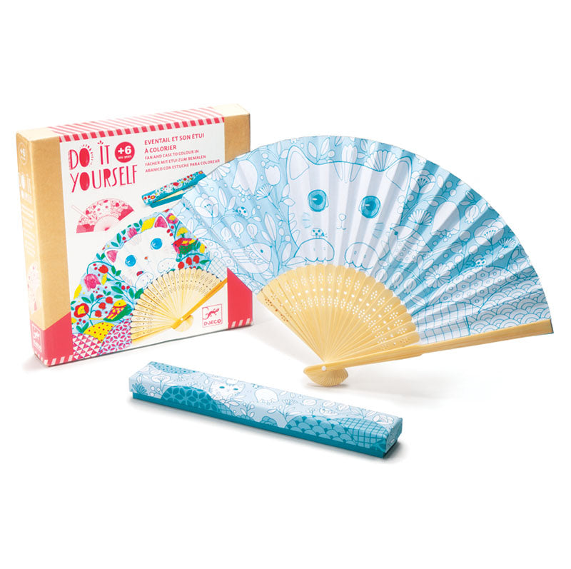 do-it-yourself kit for coloring a folding fan with a picture of a maneki neko.